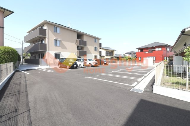 D-ROOM＋津福今町の駐車場|駐車スペースもあります