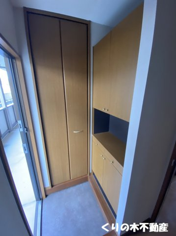 【玄関】 | サンクチュアリ・ヴィラⅡ | シンプルで使いやすい玄関です（同タイプのお部屋です。現況を優先します。）