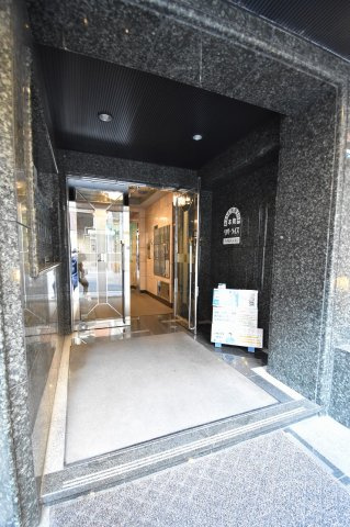 リバーライズ本町のエントランス