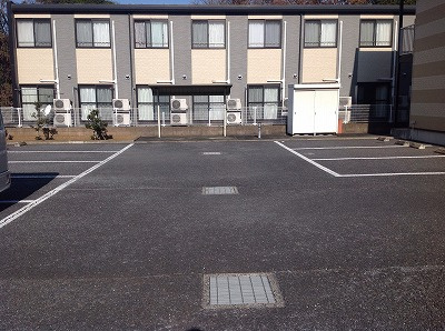 レオパレスナチュールの駐車場|画像8