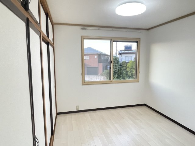 メモリーハイムAの子供部屋|お子さんと一緒に遊べます