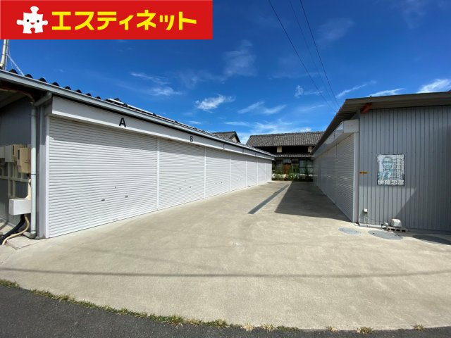 西之口ガレージの外観