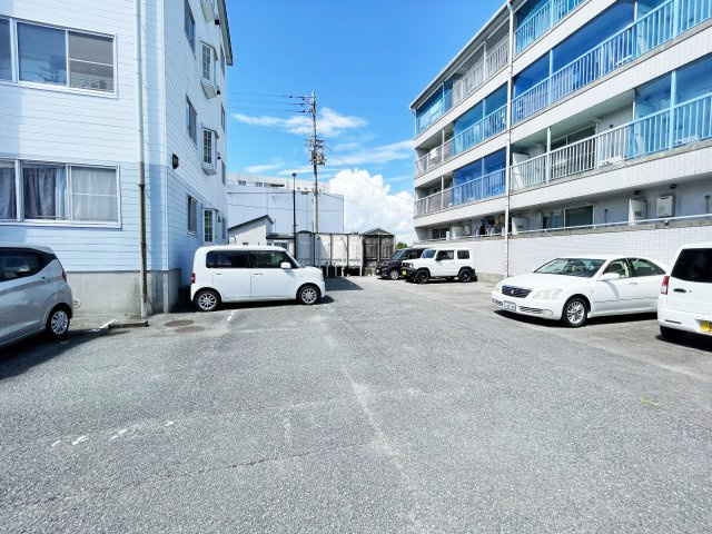 ギャラック国府Ⅲの駐車場