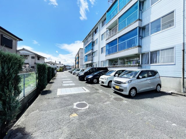 ギャラック国府Ⅲの駐車場