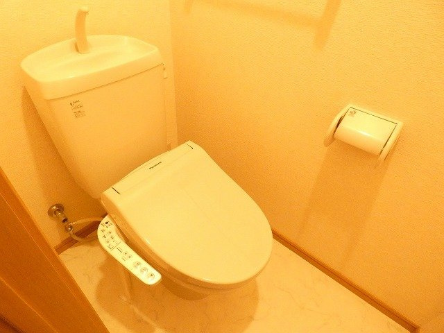 サンライト若松　Ⅰのトイレ|シンプルで使いやすいトイレです