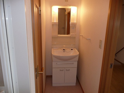 【洗面所】 | フォンテーヌ・Ⅴ | 脱衣スペースもあります