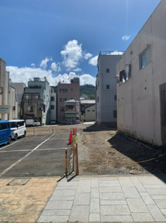 【外観】 | 熱海駅徒歩18分、来宮駅徒歩11分の売地（2023年8月26日撮影）。
