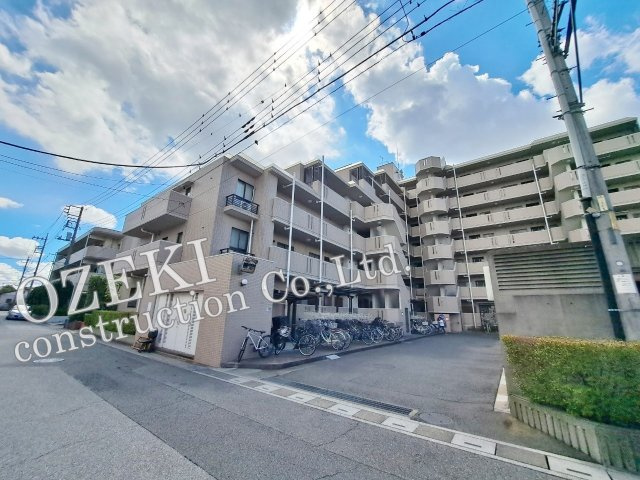 プランヴェール越谷の外観