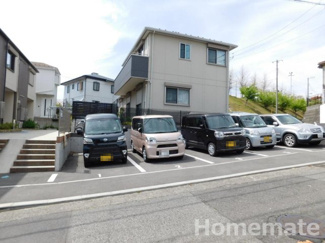 【駐車場】