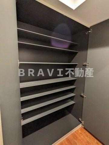 Vinoプレジオ本町の玄関