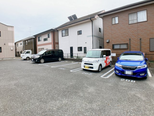 サンシャイン旭の駐車場