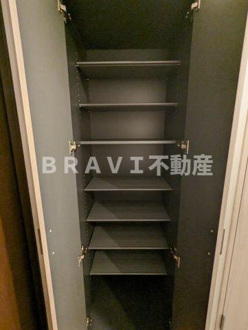 Vinoプレジオ本町の玄関