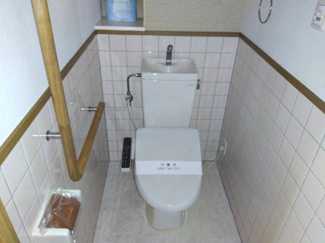 【トイレ】 | GOOD WILL | オートセンサーライトなので消し忘れもありません。
入居者様へ便座シート、トイレットペーパーを初回お付けしてます。