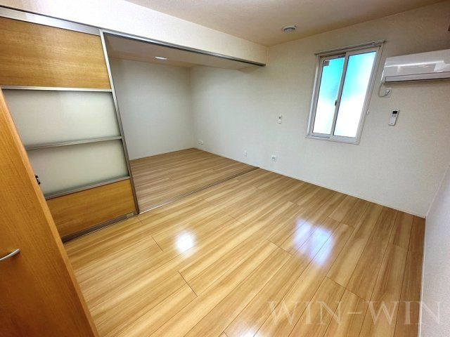 オアシス西小鷹野の洋室