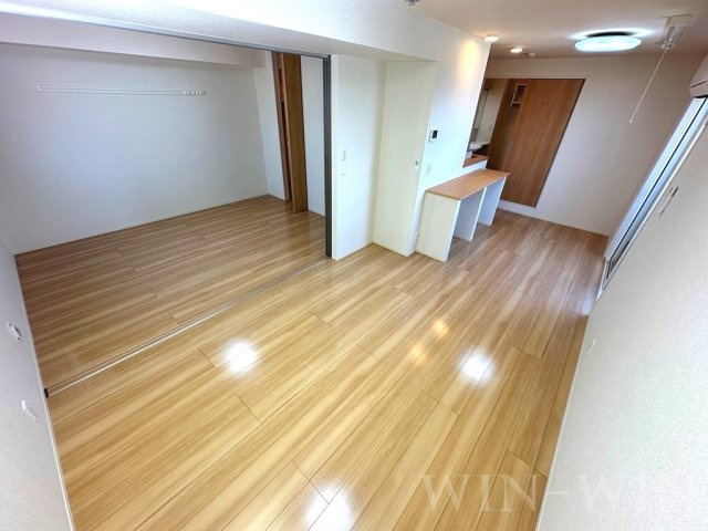 オアシス西小鷹野の居間・リビング