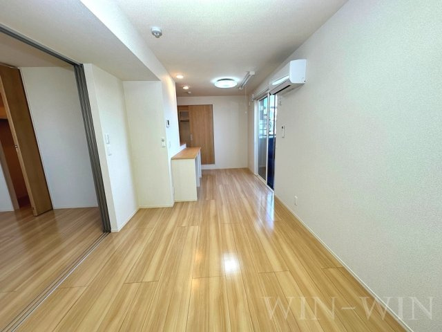 オアシス西小鷹野の居間・リビング