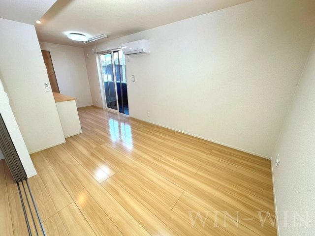 オアシス西小鷹野の居間・リビング