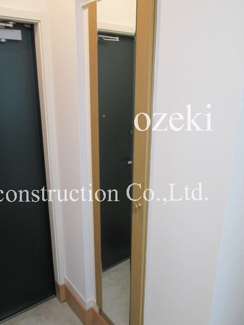 ヴェルデ越谷の玄関