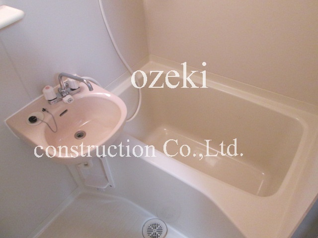 ヴェルデ越谷の浴室