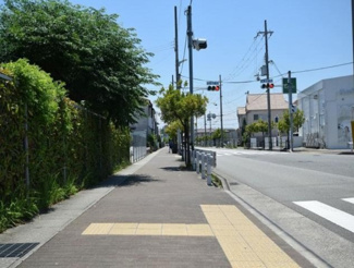 【前面道路含む現地写真】