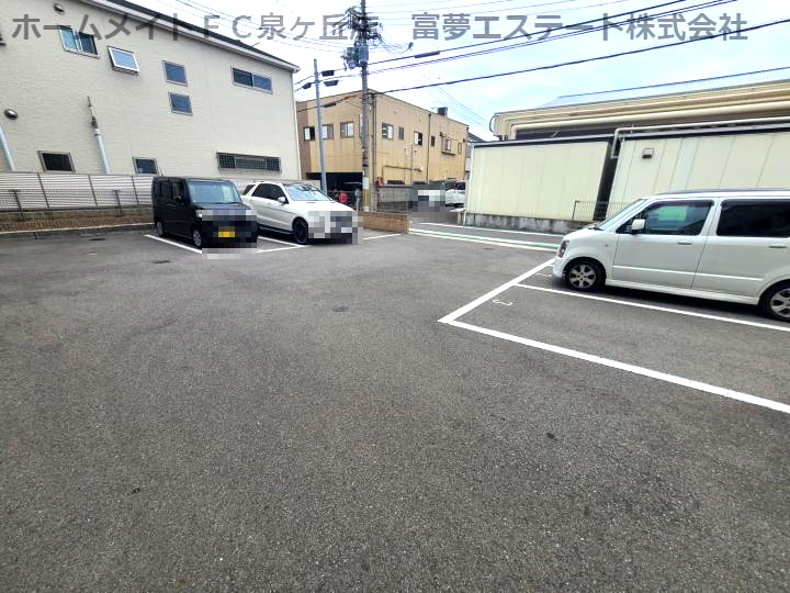 グレンツェント泉大津の駐車場