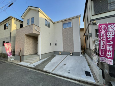 【外観】 | 熱田区千年5期 全1棟　＜仲介手数料無料＞千年小・宮中　新築一戸建て | 撮影
社長の村田です！
自らプレイヤーとして営業しています
長年の経験と実績から皆様により良いマイホーム購入のご提案をいたします。
住宅ローンの不安や購入後の不安等何でもご相談ください。