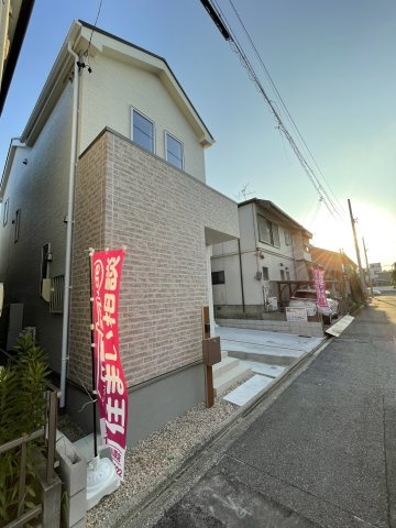 熱田区千年5期 全1棟　＜仲介手数料無料＞千年小・宮中　新築一戸建ての外観|撮影
社長の村田です！
自らプレイヤーとして営業しています
長年の経験と実績から皆様により良いマイホーム購入のご提案をいたします。
住宅ローンの不安や購入後の不安等何でもご相談ください。