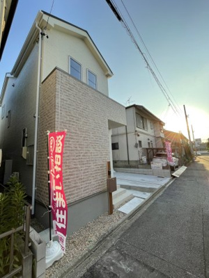 【外観】 | 熱田区千年5期 全1棟　＜仲介手数料無料＞千年小・宮中　新築一戸建て | 撮影
社長の村田です！
自らプレイヤーとして営業しています
長年の経験と実績から皆様により良いマイホーム購入のご提案をいたします。
住宅ローンの不安や購入後の不安等何でもご相談ください。