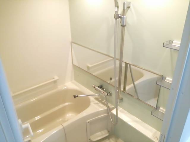 スクエアシティ西台AZの浴室|嬉しいバス・トイレ別