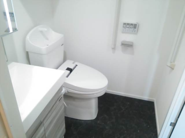 スクエアシティ西台AZのトイレ|温水洗浄便座