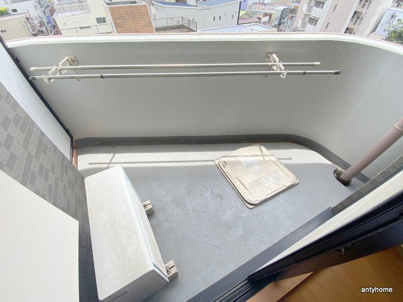 アスティナ天神橋　仲介手数料無料のバルコニー