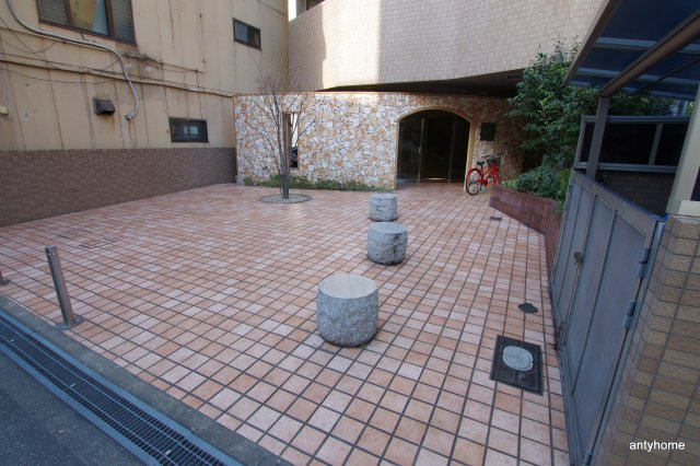 アスティナ天神橋　仲介手数料無料のエントランス