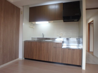 【キッチン】 | 友伸ハウス | コンパクトなキッチンで掃除もラクラク