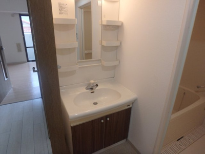 【洗面所】 | 友伸ハウス | 忙しい朝には欠かせない洗面所です