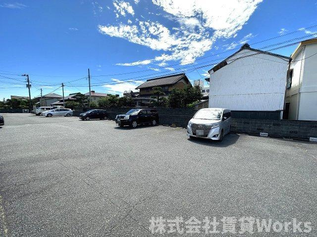 山中ビルの駐車場|駐車場があるので、車を買う予定の方も安心です