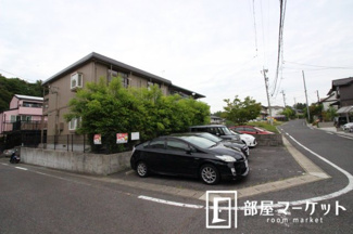 【駐車場】