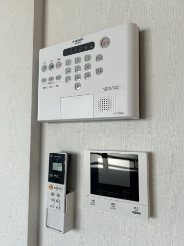 【セキュリティ】プレミア尾長西　A棟 