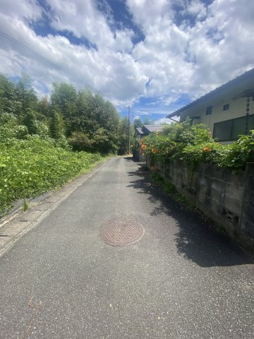 【前面道路含む現地写真】 | 松橋町松橋　土地　107坪 | 現地写真（8月29日撮影）