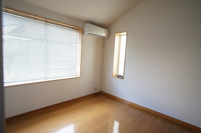 【居間・リビング】 | メイプル | ブラインドは残置物となります。