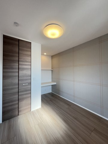 ベアーワンの洋室