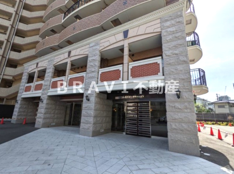 Luxe森之宮 BRAVI不動産のエントランス|【Luxe森之宮】豪華なエントランス