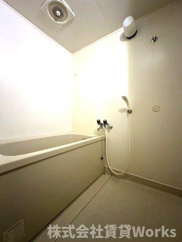 サンライズ松原の浴室|コンパクトで使いやすいお風呂です