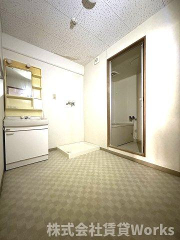 サンライズ松原の洗面所|広い洗面スペース