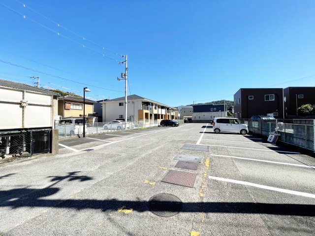 ガーデンヒルズ城南Ⅵの駐車場