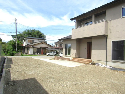 【駐車場】 | 中古戸建　笛吹市小石和　平成26年築 | 駐車場があります