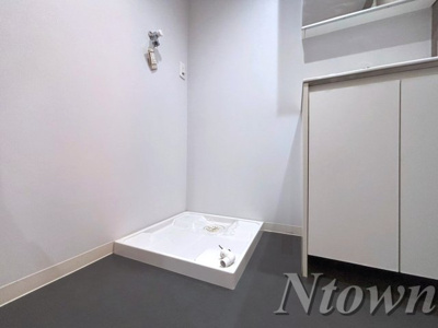 【設備】 | カーサフォルテ辻町 | 洗濯機置き場です