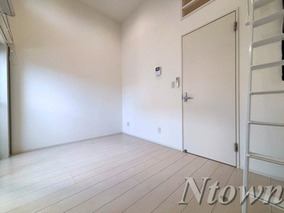 【居間・リビング】 | カーサフォルテ辻町 | ゆったり過ごせる居間です