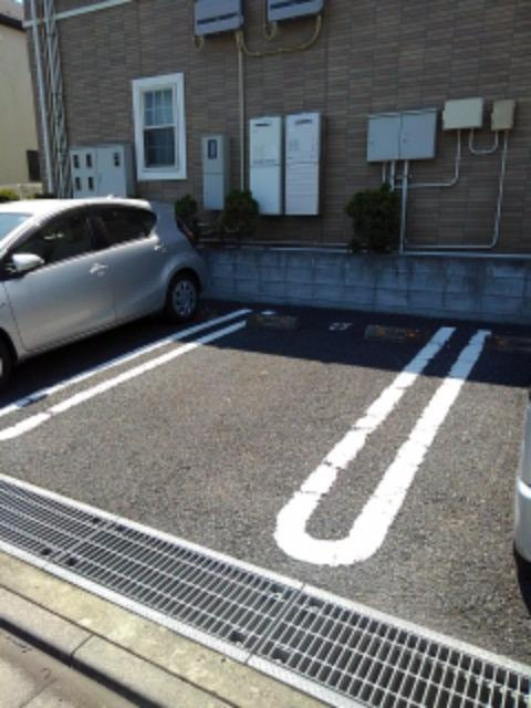 フィデール草花の駐車場