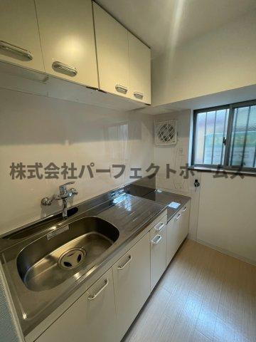 本町テラス　賃貸のキッチン|コンパクトなキッチンで掃除もラクラク