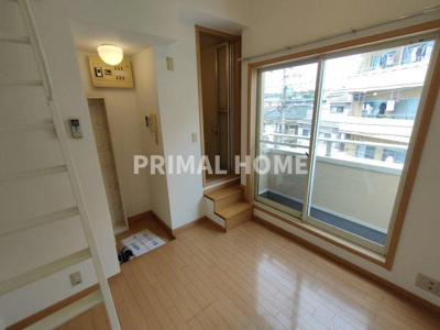 【居間・リビング】 | リーヴェルポート横浜子安Ⅱ | 使いやすい居間です